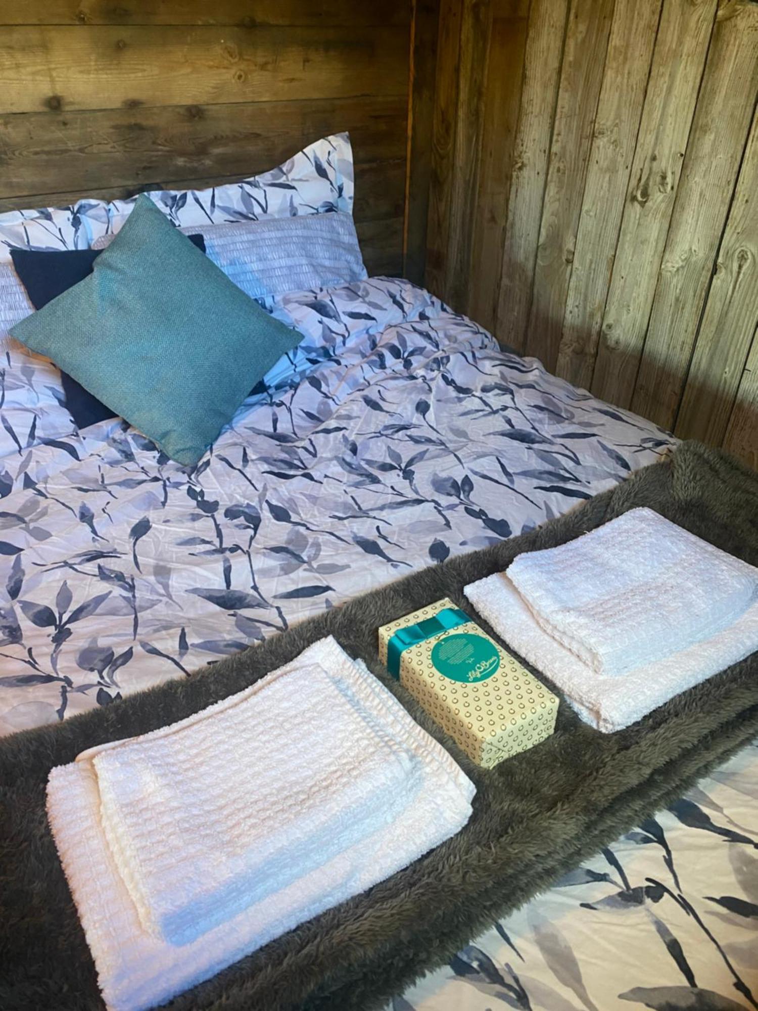 Swallowfield Glamping-Station Master Yeovil Ngoại thất bức ảnh