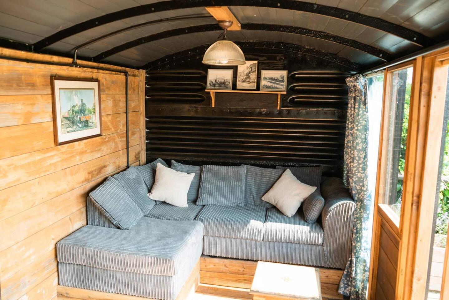 Swallowfield Glamping-Station Master Yeovil Ngoại thất bức ảnh