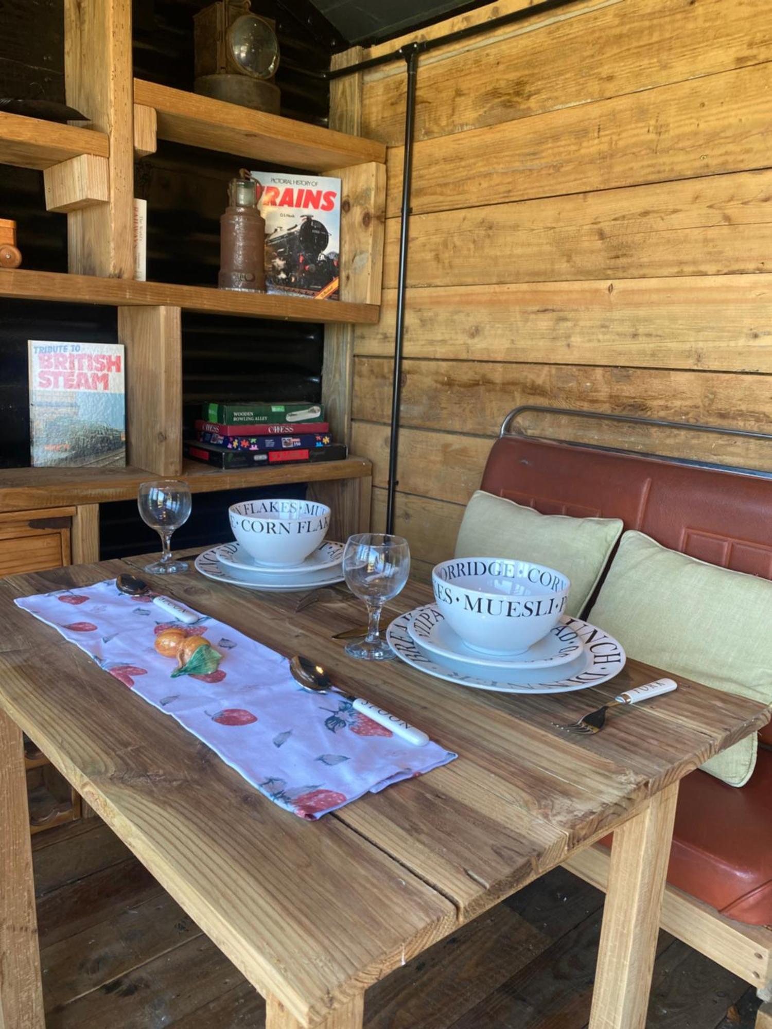 Swallowfield Glamping-Station Master Yeovil Ngoại thất bức ảnh