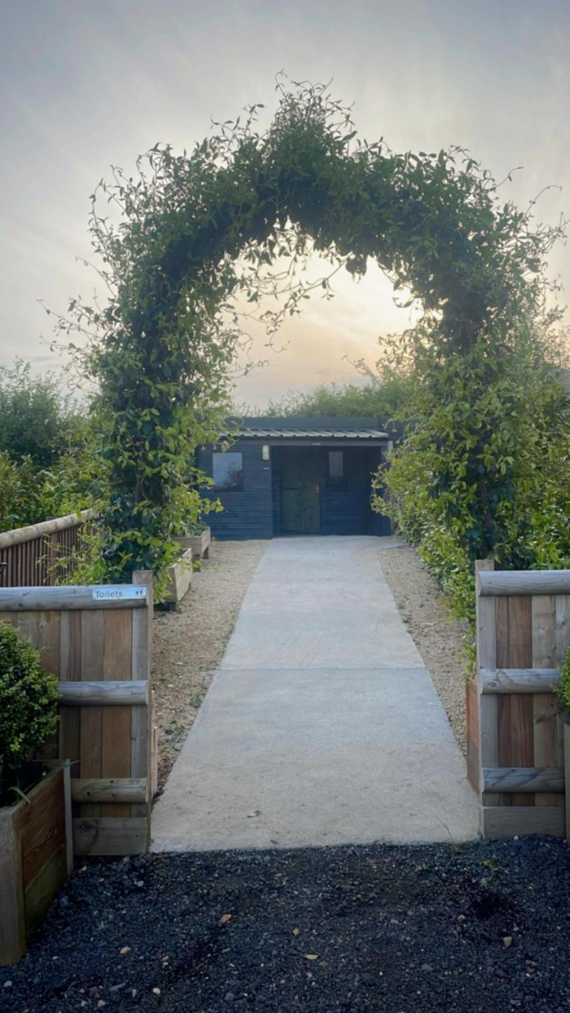 Swallowfield Glamping-Station Master Yeovil Ngoại thất bức ảnh